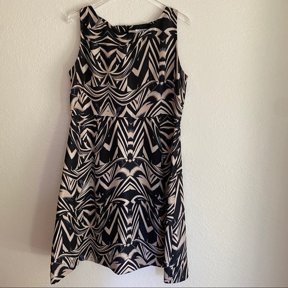 LK BENNETT patterned fit and flare dress - Picture 9 of 13